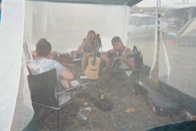 Tent_Musicians